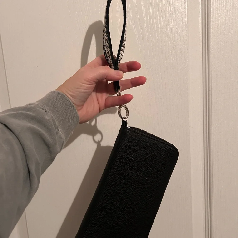 Thirty-one Around Town Tote & Matching Wallet - Picture 7 of 12